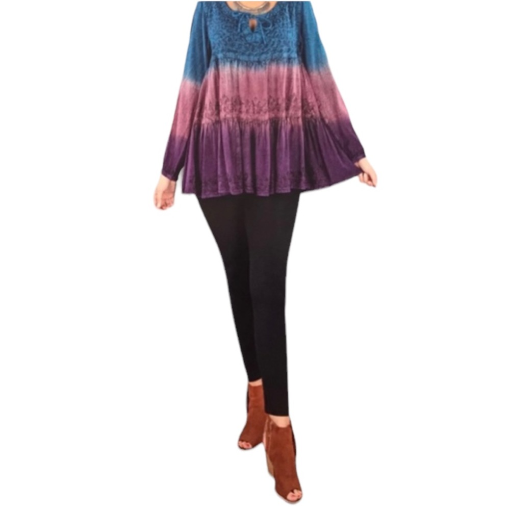 S/M. BLOUSE by Sacred Threads. BL/RD7. 218671